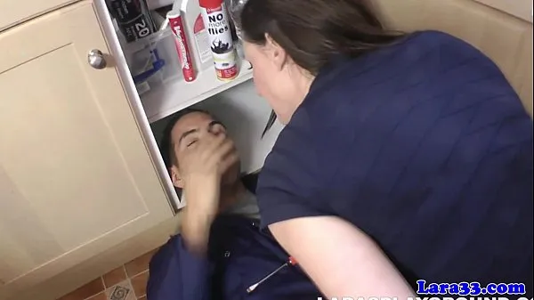 Milf facialized after draining plumbers pump Video hay nhất mới