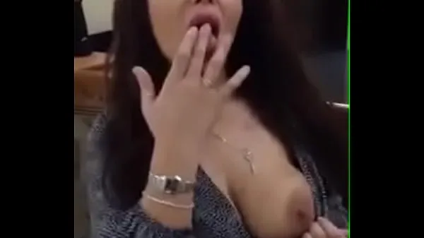 Friske Azeri celebrity shows her tits and pussy bedste videoer