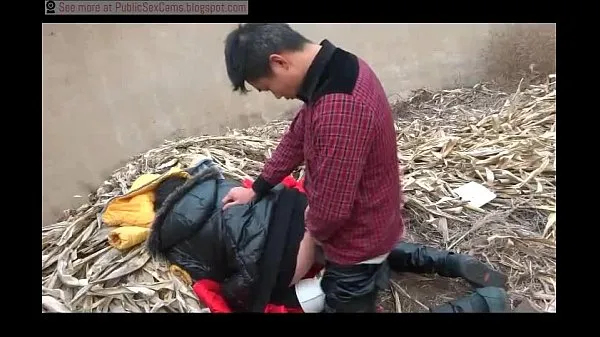 Friss Chinese Couple Fucks In Public legjobb videók