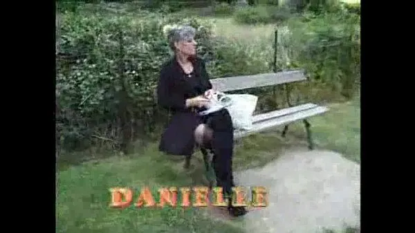 Crazy French Old Mature fucking in garden Video terbaik baharu