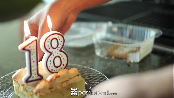 Sveži Passion-HD - Cassidy Ryan naughty 18th birthday gift najboljši videoposnetki