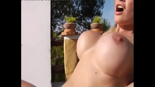 Ferske Italian pornstar with big tits fucked hard on the sun beste videoer