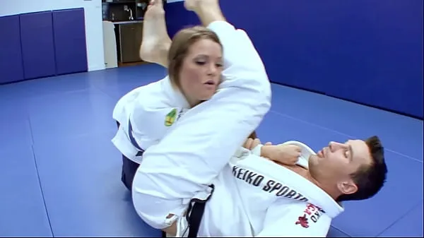 Ferske Horny Karate students fucks with her trainer after a good karate session beste videoer