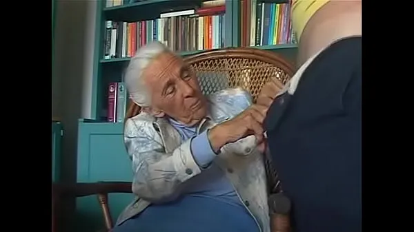 92-years old granny sucking grandson Video terbaik baharu