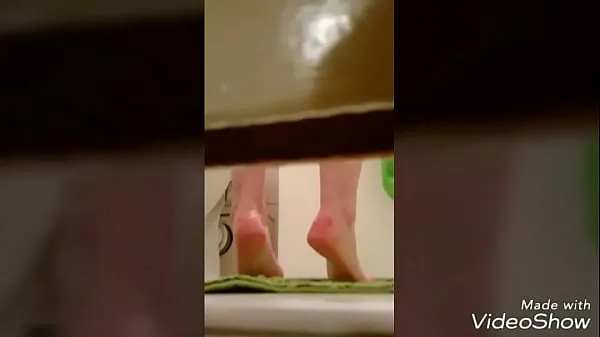 Nieuwe Voyeur twins shower roommate spy beste video's
