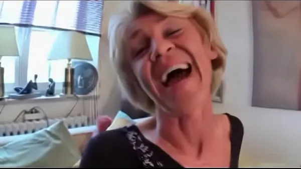 Friske Thin grandma needs it more bedste videoer