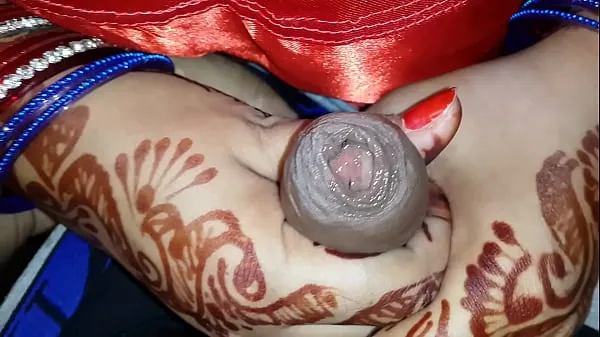 Nieuwe Sexy delhi wife showing nipple and rubing hubby dick beste video's
