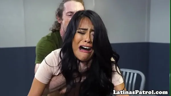 Taze Latina immigrant sucks the US border patrol en iyi Videolar