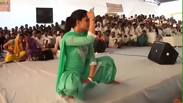 Because of this dance, the dream was a hit! Sapna choudhary first hit dance HIGH Video terbaik baru