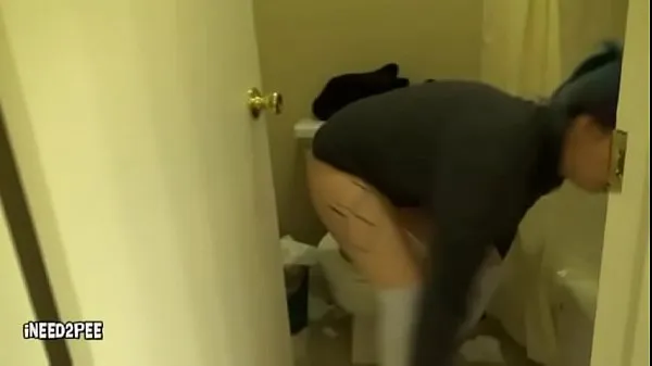 Friske Desperate to pee girls pissing themselves in shame bedste videoer