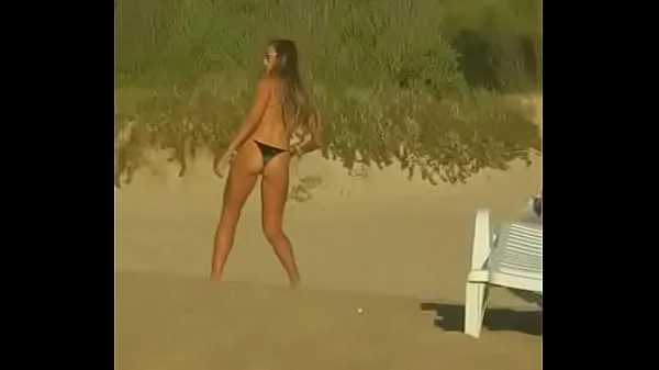 Φρέσκα Beautiful girls playing beach volley καλύτερα βίντεο