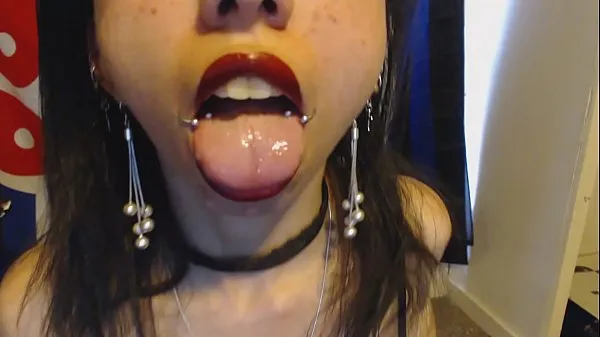 Friske Goth with Red Lipstick Drools a Whole Lot and Blows Spit Bubbles at You - Spit and Saliva and Lipstick Fetish bedste videoer