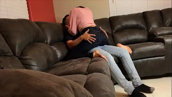 Friss Gorgeous Girl gets fucked by Landlord in Couch - Lexi Aaane legjobb videók