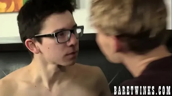 Nerdy young twink blasts a load out while riding raw cock Video terbaik baharu