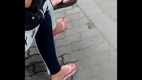 candid feet in flip-flops VID 20180626 150317031 HD Video terbaik baharu
