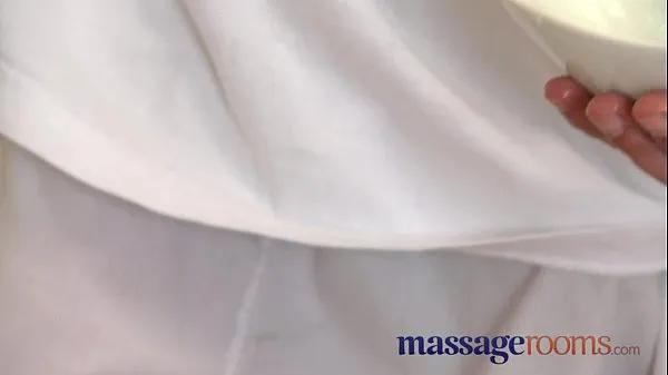 최신 Massage Rooms Mature woman with hairy pussy given orgasm 최고의 동영상