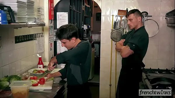 Sveži Parody Gordon Ramsay Kitchen Nightmares 2 najboljši videoposnetki