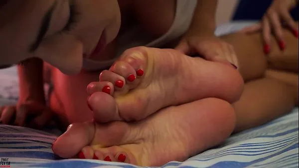 Beautiful Bare Foot Lesbian Licking Sucking Worship Video terbaik baru