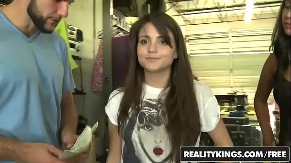 ใหม่ Cute teen (Cara Swank) and her friend share a dick for a lil cash - Reality Kings วิดีโอที่ดีที่สุด