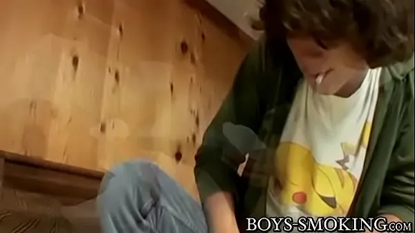 Nejnovější Young smoker riding cock before cumming nejlepší videa