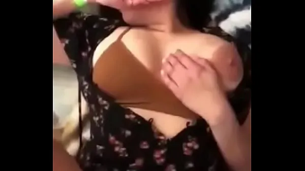 Sveži teen girl get fucked hard by her boyfriend and screams from pleasure najboljši videoposnetki