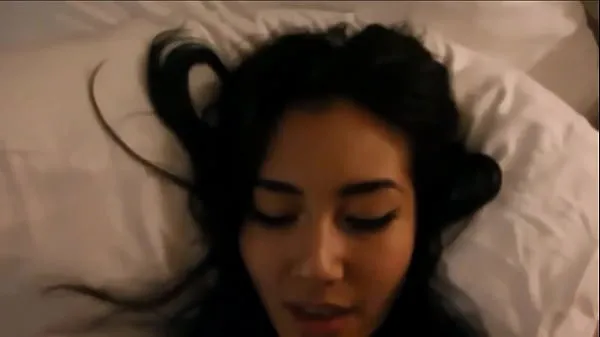 Sveži Cute Asian Whore Sucking an Aussie Cock for Money in Sydney najboljši videoposnetki