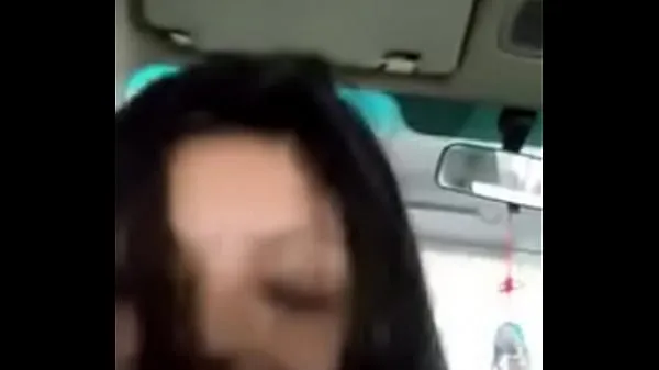 新鲜Sex with Indian girlfriend in the car最好的视频