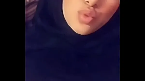 Muslim Girl With Big Boobs Takes Sexy Selfie Video Video terbaik baru