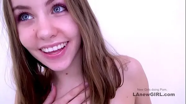 Sveži Hot Teen fucked at photoshoot casting audition - daughter najboljši videoposnetki