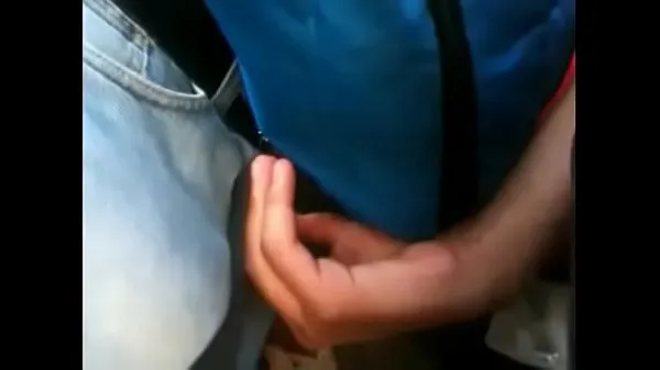 新鲜grabbing his bulge in the metro最好的视频