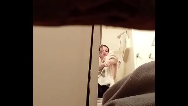 Spying on sister in shower Video terbaik baharu