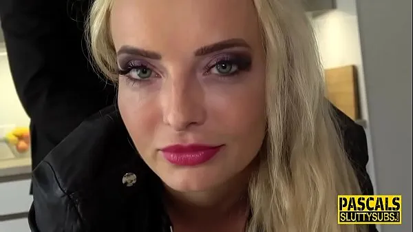 Nové Handcuffed kinky blonde gets throated najlepšie videá