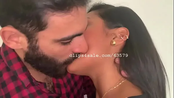 Gonzalo and Claudia Kissing Saturday Video hay nhất mới