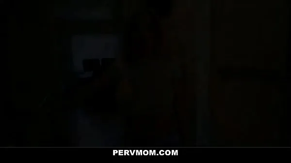 Hot MILF StepMom Oral Orgasm By Young Stepson - PervMom Video terbaik baru