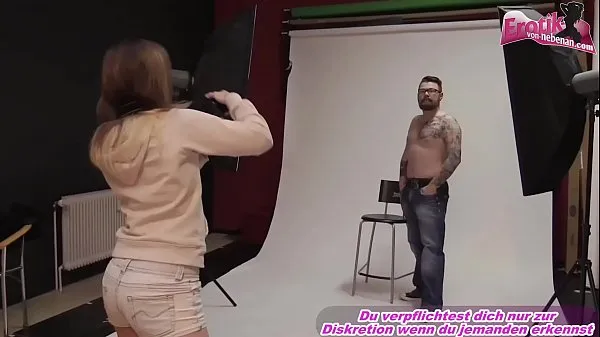 تازہ Photographer seduces male model while shooting بہترین ویڈیوز
