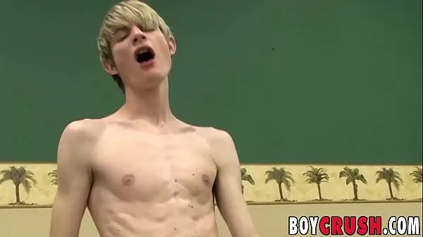 Nieuwe Gay teen is dominated as his asshole is pounded doggy style beste video's