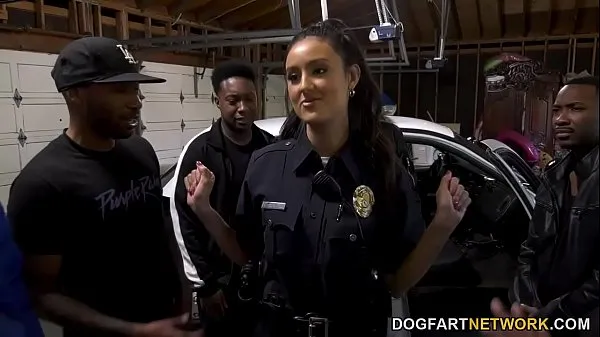 Ferske Police Officer Job Is A Suck - Eliza Ibarra beste videoer