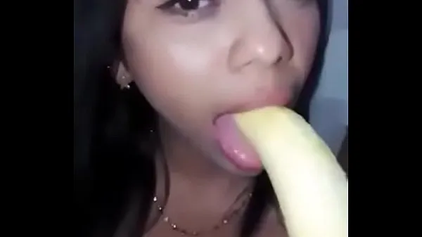 Ferske He masturbates with a banana beste videoer