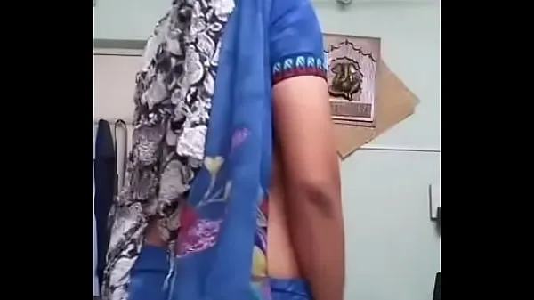 Fresh indian crossy showing off in saree best Videos