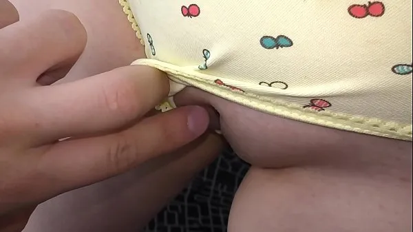 Nya REALLY! my friend's Daughter ask me to look at the pussy . First time takes a dick in hand and mouth ( Part 1 bästa videoklipp