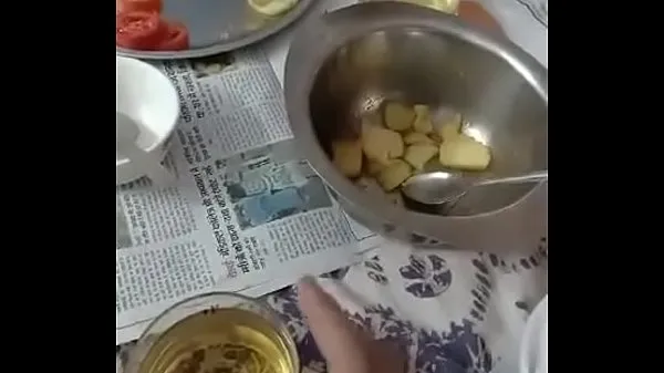 新鲜Tamil cuckhold husband show his wife最好的视频