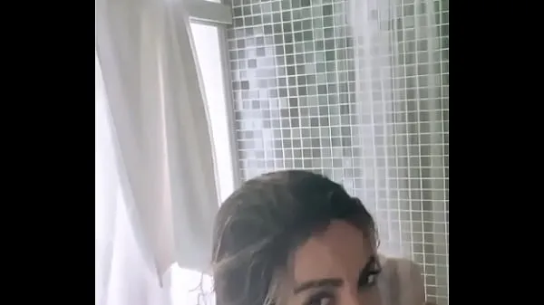 新鲜Anitta leaks breasts while taking a shower最好的视频