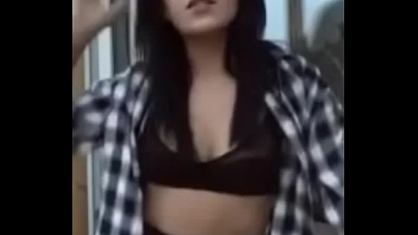 Friske Russian Teen Teasing Her Ass On The Balcony bedste videoer