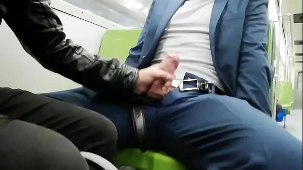 Friske Cruising in the Metro with an embarrassed boy bedste videoer