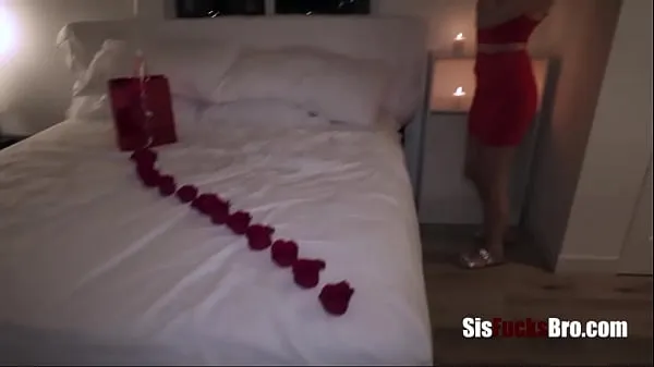 Nieuwe Teen Skinny step Sister Fucks On Valentine's To Hurt Cheating Boyfriend- Selina Moon beste video's