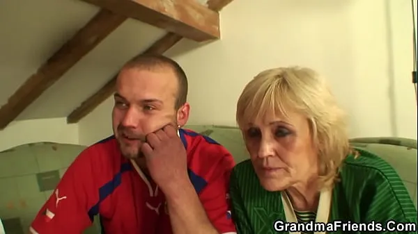 新鲜Two buddy share very old blonde granny最好的视频