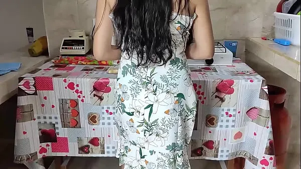 ताज़ा My Stepmom Housewife Cooking I Try to Fuck her with my Big Cock - The New Hot Young Wife सर्वोत्तम वीडियो
