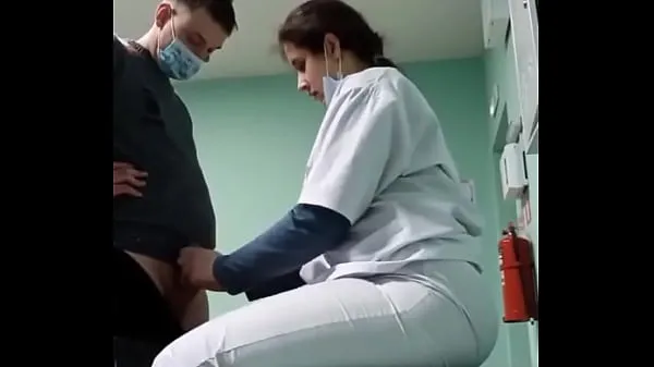 Sveži Nurse giving to married guy najboljši videoposnetki