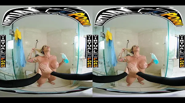 ใหม่ Busty Blonde MILF Robbin Banx Seduces Step Son In Shower วิดีโอที่ดีที่สุด