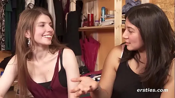 Ferske German Girls Fulfill Their Strap-On Fantasies beste videoer